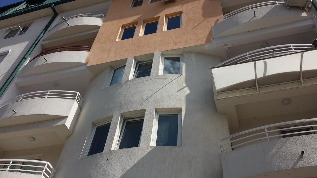 Appartamento Apartman Strezoski Ohrid Esterno foto