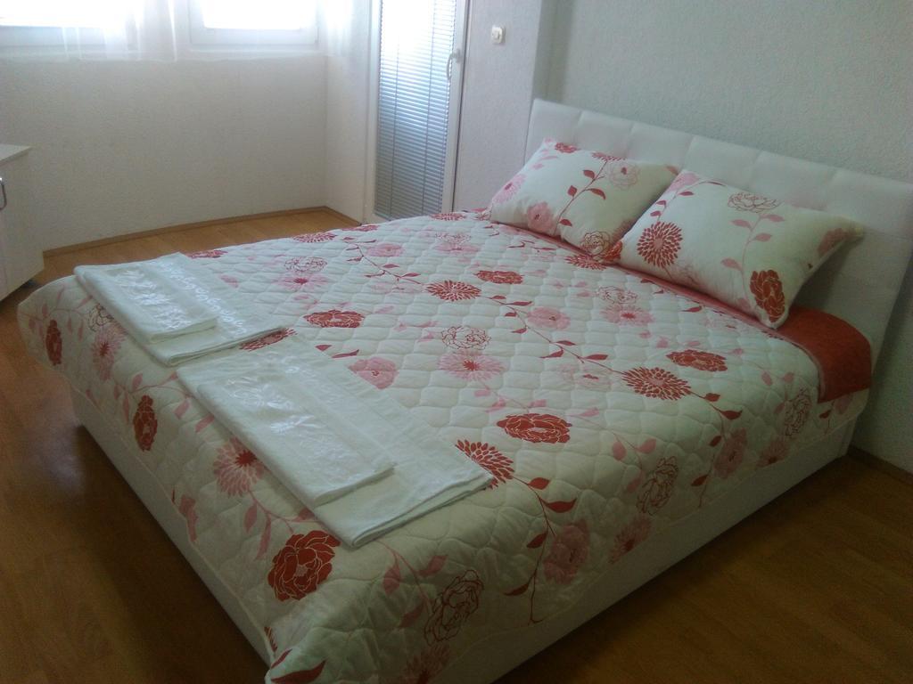 Appartamento Apartman Strezoski Ohrid Esterno foto